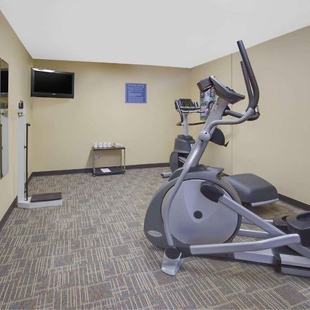 Days Inn By Wyndham Davenport Ia Екстер'єр фото