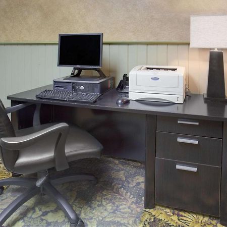 Days Inn By Wyndham Davenport Ia Екстер'єр фото