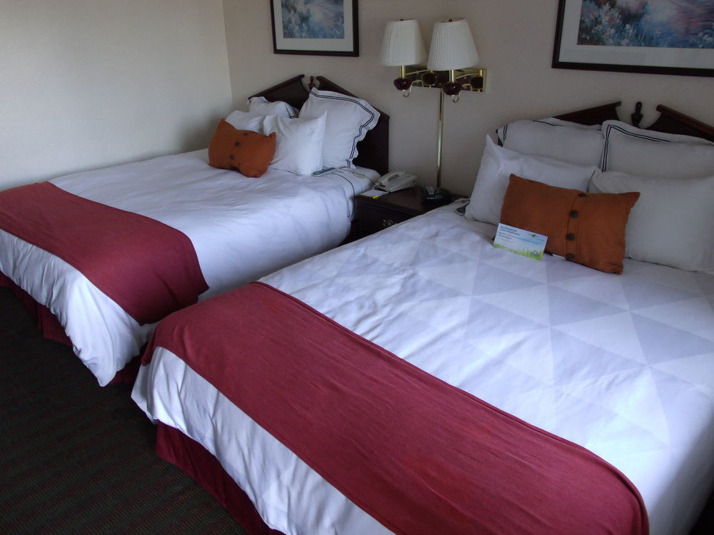 Days Inn By Wyndham Davenport Ia Екстер'єр фото