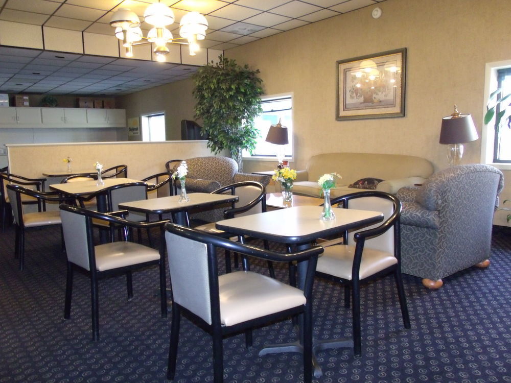 Days Inn By Wyndham Davenport Ia Екстер'єр фото