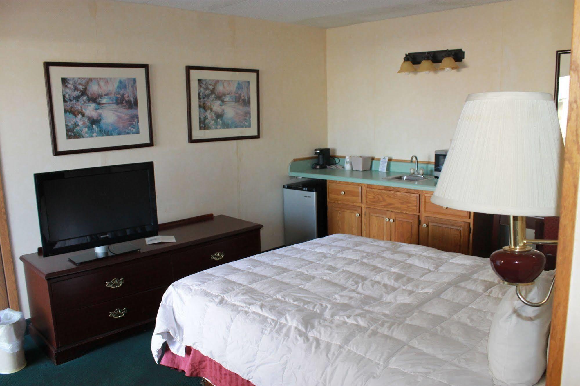Days Inn By Wyndham Davenport Ia Екстер'єр фото