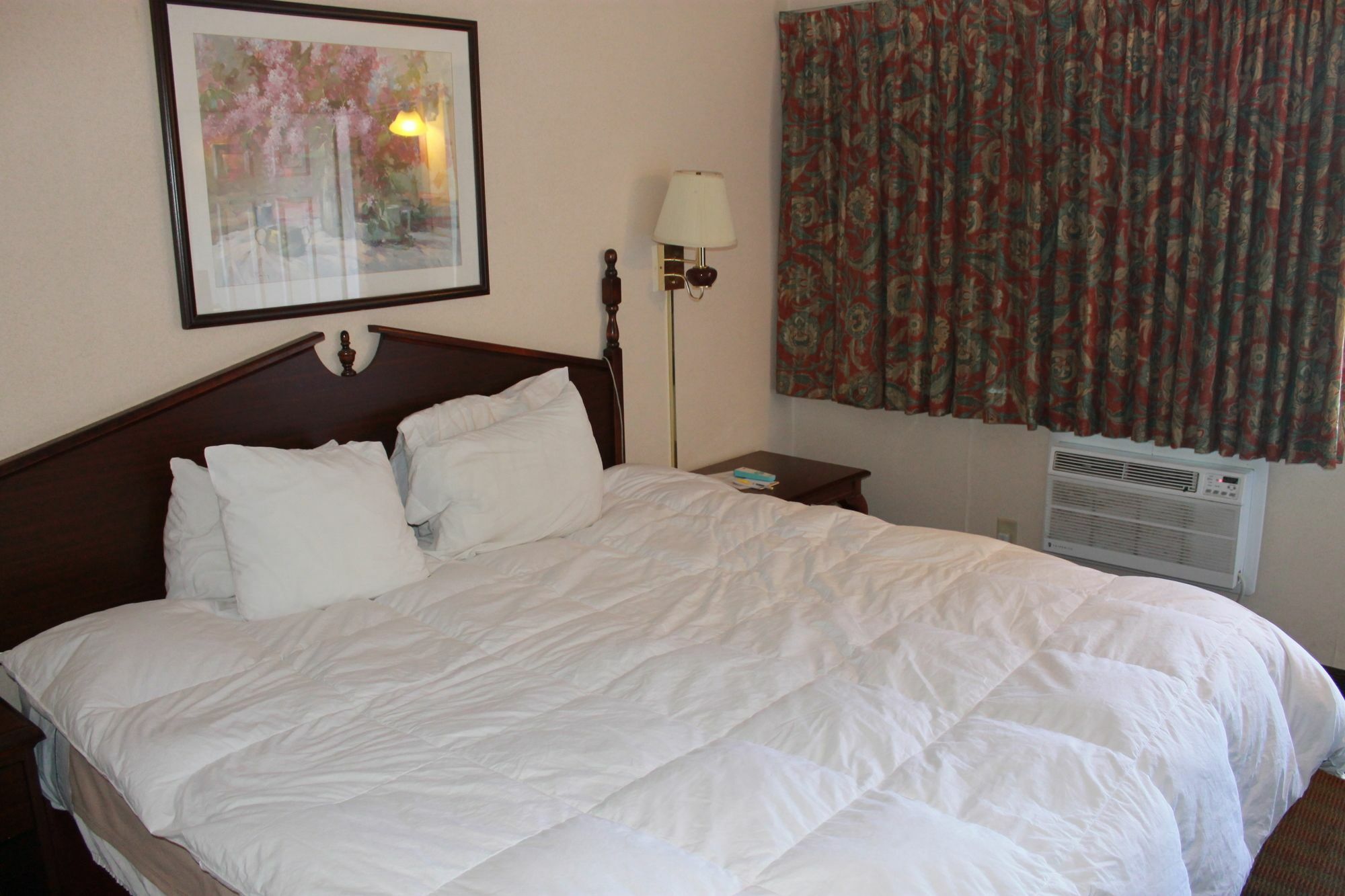 Days Inn By Wyndham Davenport Ia Екстер'єр фото