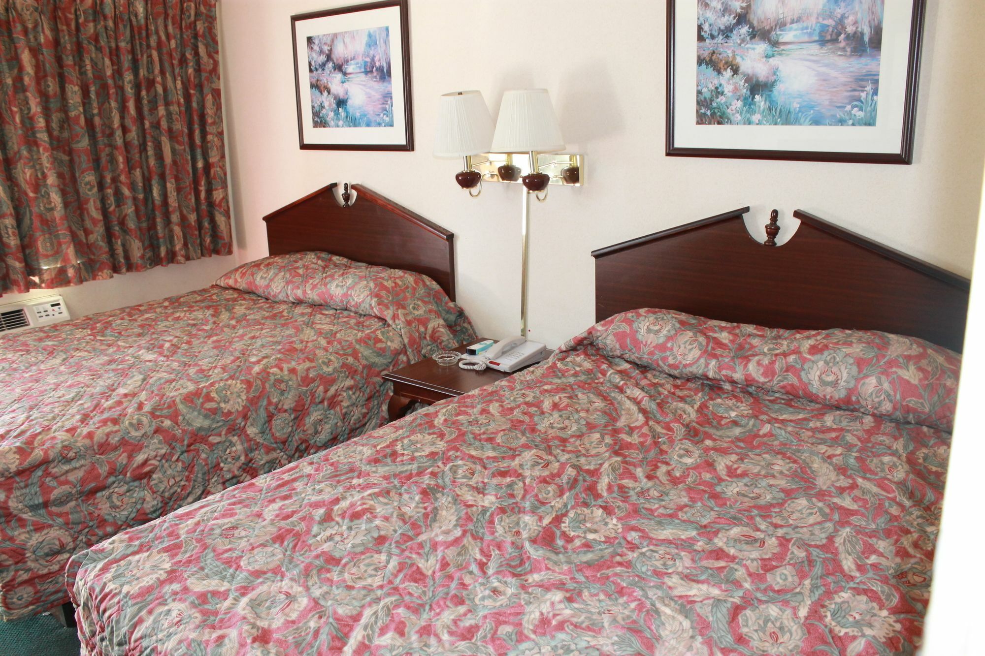 Days Inn By Wyndham Davenport Ia Екстер'єр фото
