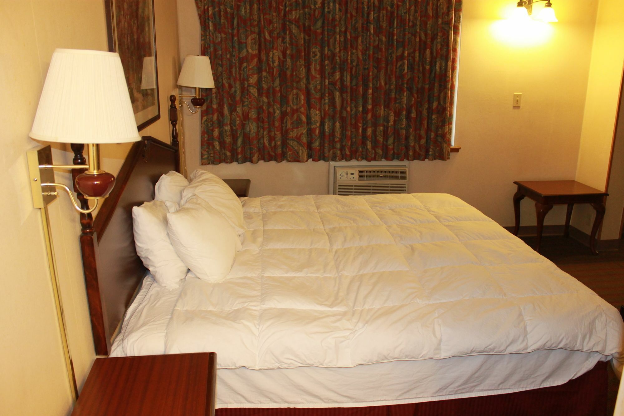 Days Inn By Wyndham Davenport Ia Екстер'єр фото